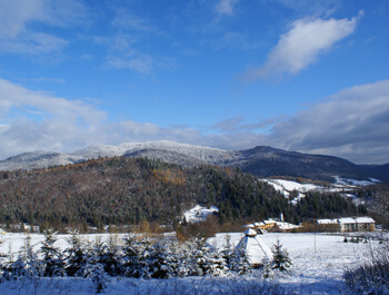 Zimowy widok na piękne Bieszczady
